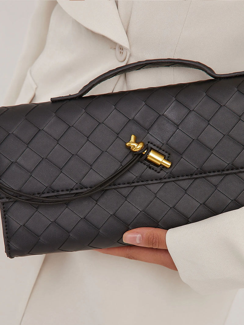 The Amara Shoulder Bag