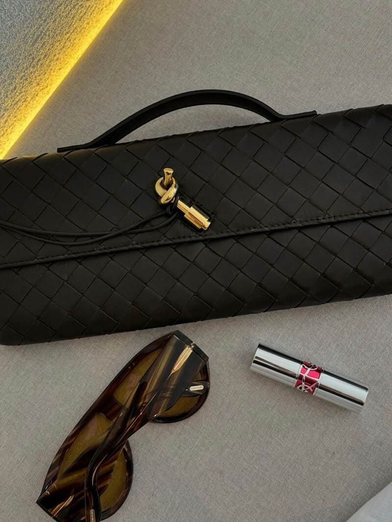 The Amara Shoulder Bag